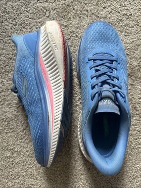 Sketchers slip on shoes size 9.5